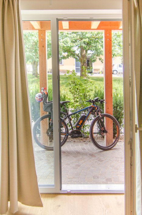 veranda con biciclette