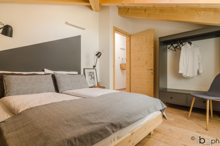 camera montagna legno mansarda vacanza affitti brevi valle di non