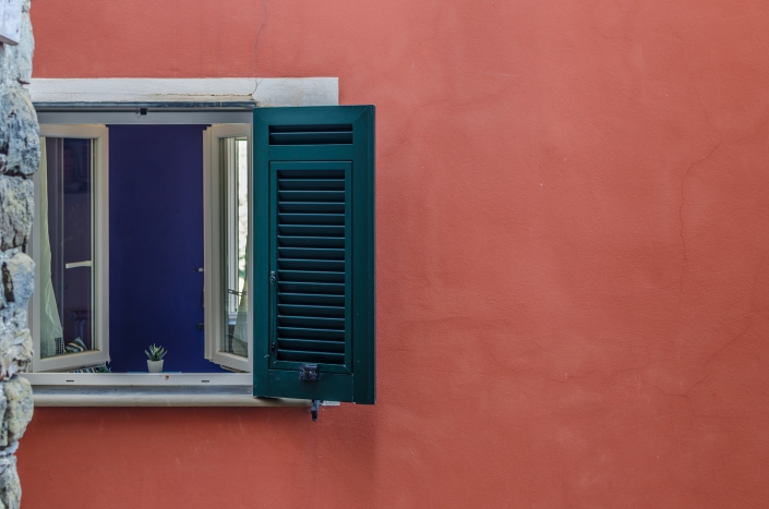 finestra stanza corniglia